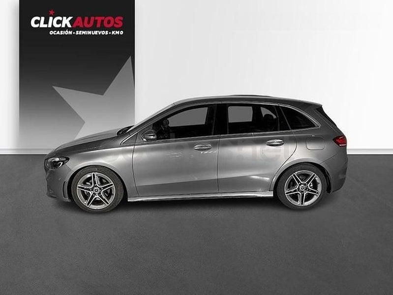 Usado Mercedes B180 116 CV (85 kW) 2023 Gris / plata Monovolumen
