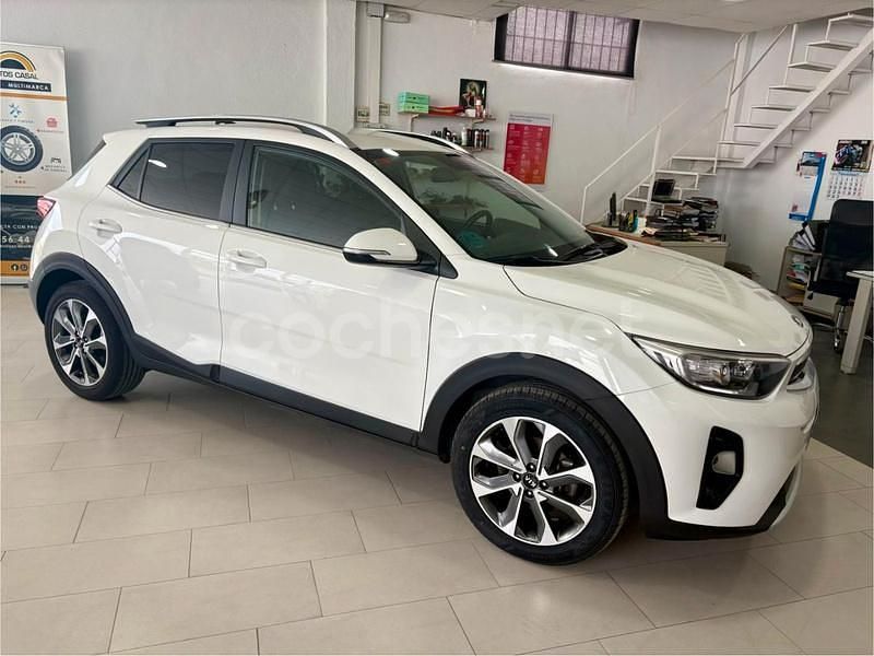 Usado Kia Stonic 100 CV (73 kW) 2019 Blanco SUV