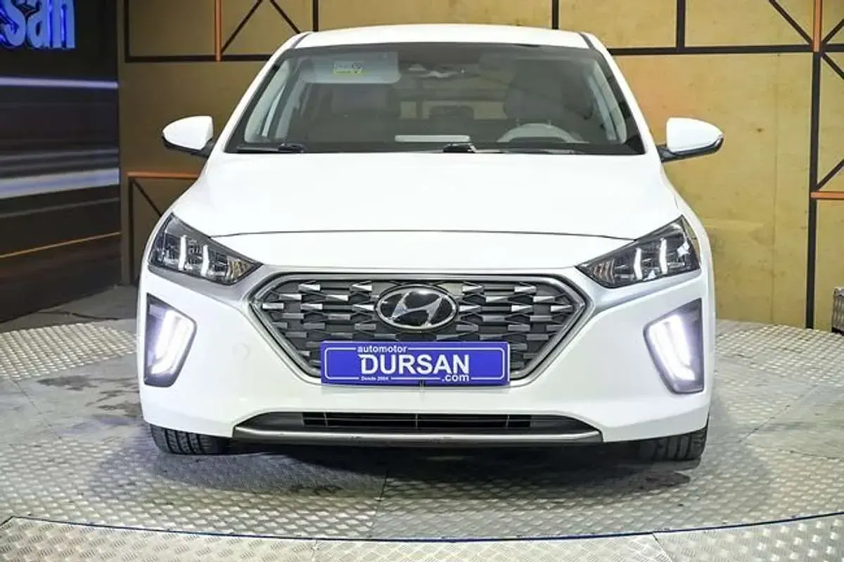Usado Hyundai Ioniq 105 CV (77 kW) 2022 Blanco Utilitario