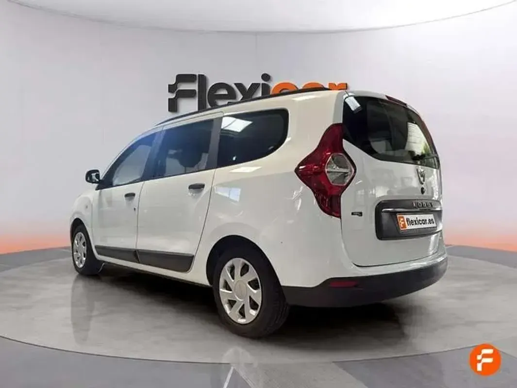 Usado Dacia Lodgy Comfort 131 CV (96 kW) 2020 Blanco Monovolumen