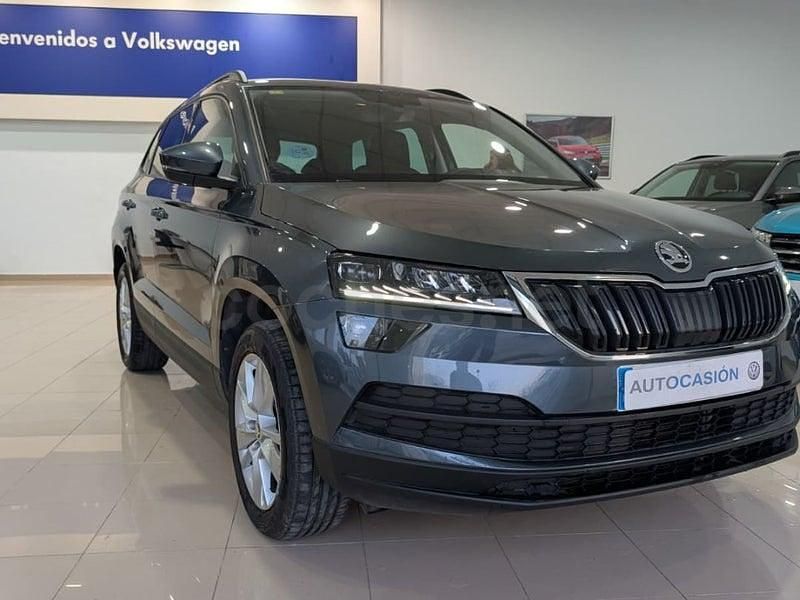 Usado Skoda Karoq Ambition 115 CV (84 kW) 2020 Gris / plata SUV