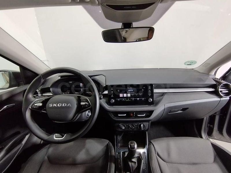 Usado Skoda Fabia Selection 95 CV (69 kW) 2025 Gris Berlina