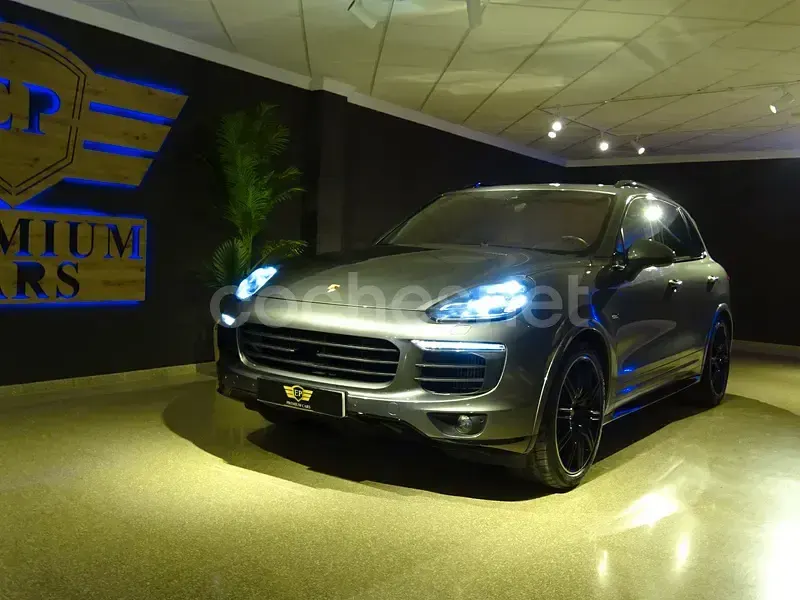 Usado Porsche Cayenne 385 CV (283 kW) 2016 Gris / plata SUV