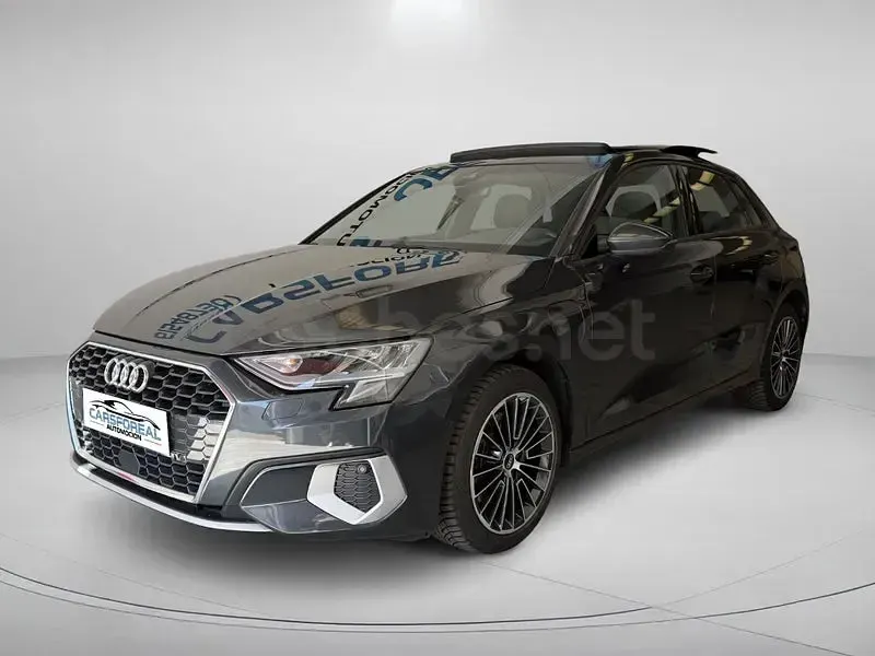 Usado Audi A3 Advanced Plus 204 CV (150 kW) 2021 Gris / plata Berlina