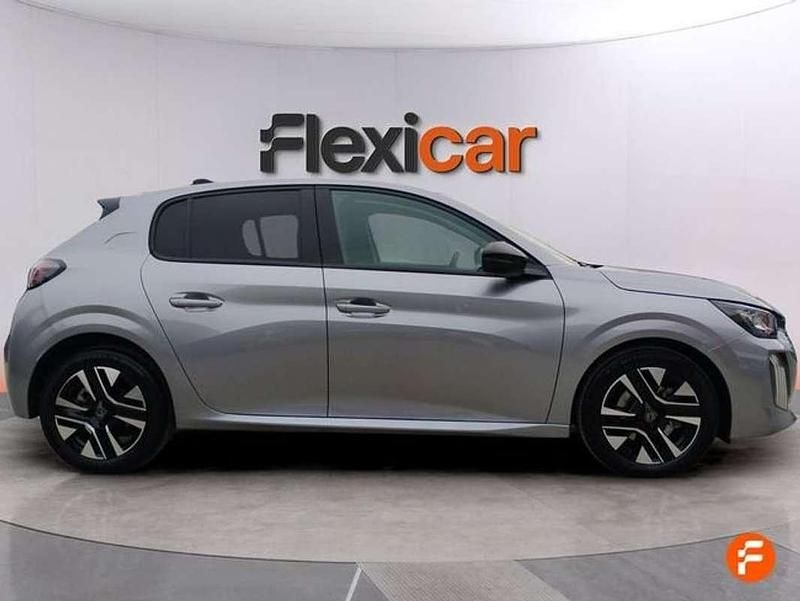 Usado Peugeot 208 Allure 101 CV (74 kW) 2025 Gris Utilitario