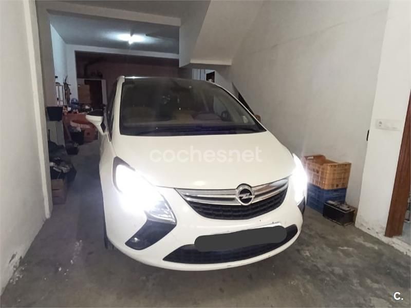 Usado Opel Zafira Tourer Excellence 170 CV (125 kW) 2016 Blanco Monovolumen