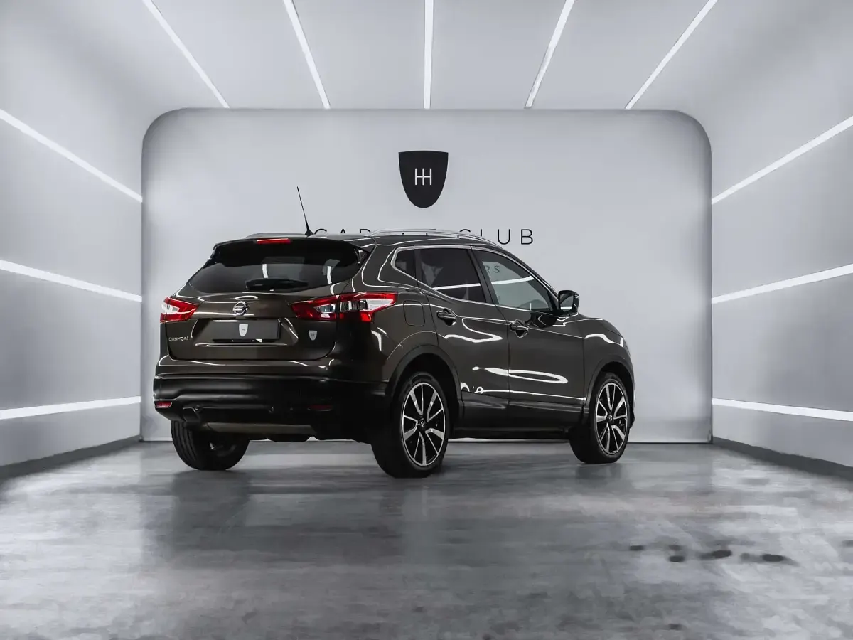 Usado Nissan Qashqai Premium Edition 163 CV (119 kW) 2015 Marrón SUV