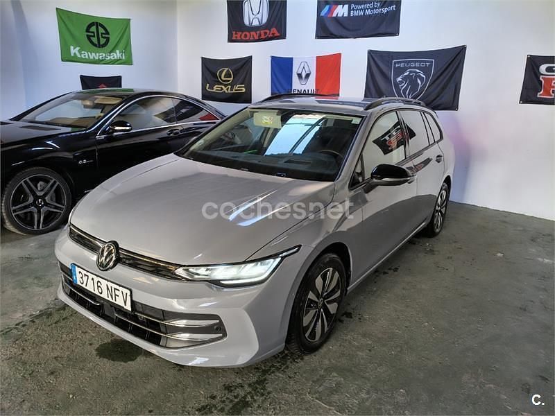 Usado VW Golf VIII 116 CV (85 kW) 2025 Gris / plata Familiar