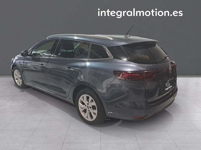Usado Renault Mégane IV Intens 115 CV (84 kW) 2022 Gris