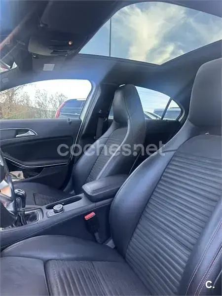 Usado Mercedes A180 AMG line 109 CV (80 kW) 2016 Blanco Utilitario