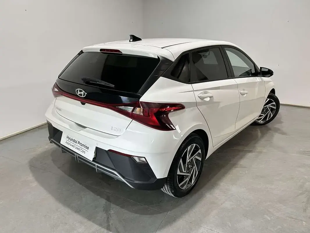 Usado Hyundai i20 80 CV (58 kW) 2025 Blanco Utilitario