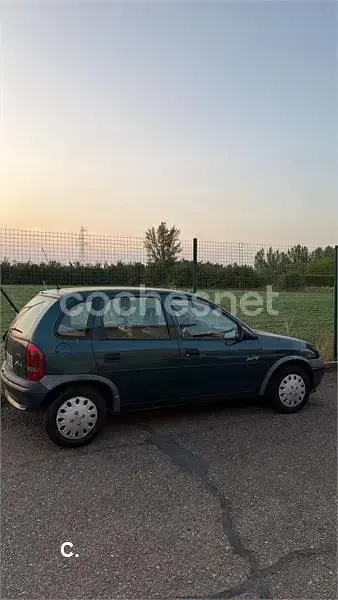 Usado Opel Corsa Swing 60 CV (44 kW) 1997 Verde Utilitario