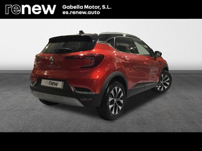Usado Renault Captur Techno 90 CV (66 kW) 2024 Rojo SUV