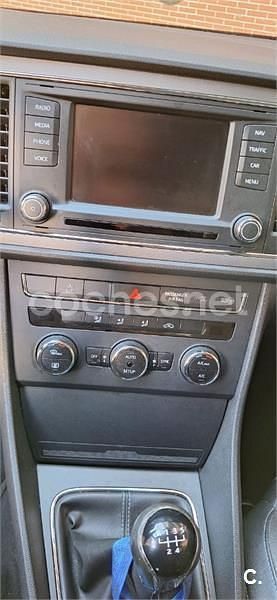 Usado Seat Leon I-Tech 105 CV (77 kW) 2015 Rojo Berlina