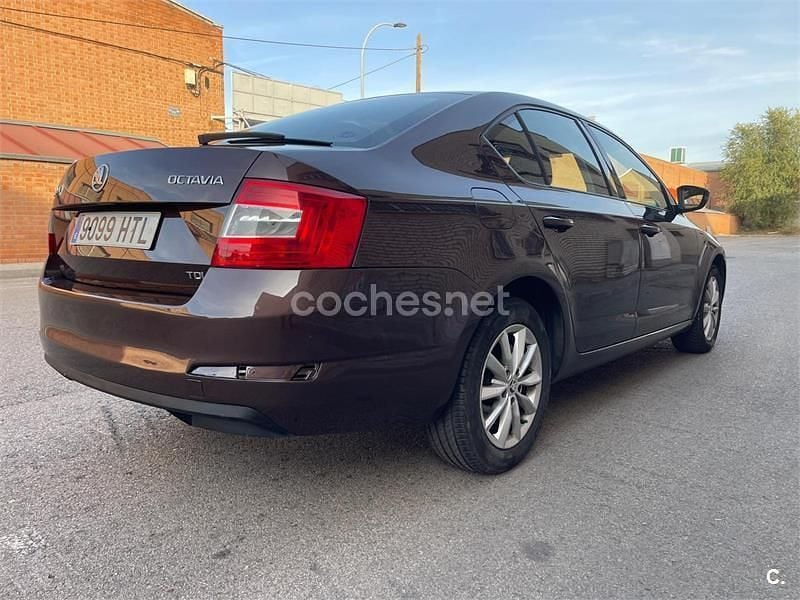 Brugt Skoda Octavia Ambition 105 HK (77 kW) 2013 Brun Sedan