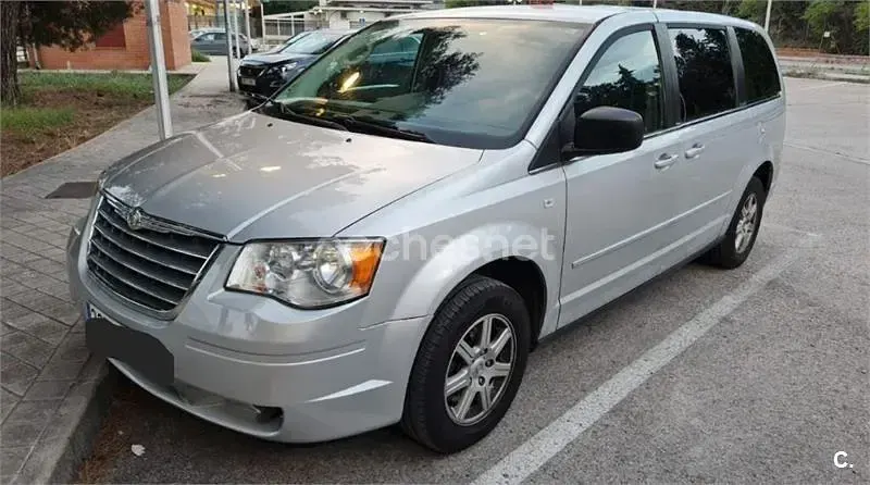 Usado Chrysler Grand Voyager Limited 163 CV (119 kW) 2010 Gris / plata Monovolumen