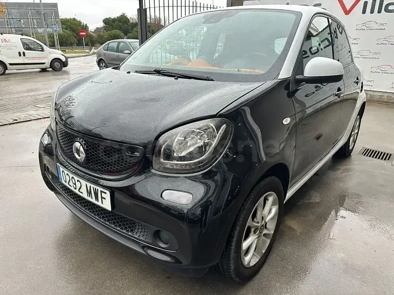 Usado Smart ForFour Passion 90 CV (66 kW) 2015 Negro Utilitario
