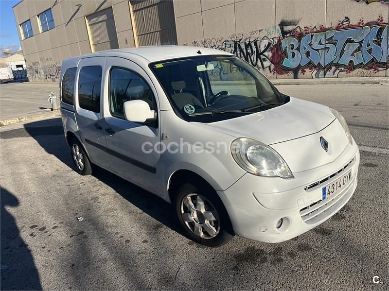 Usado Renault Kangoo 85 CV (62 kW) 2010 Blanco Familiar