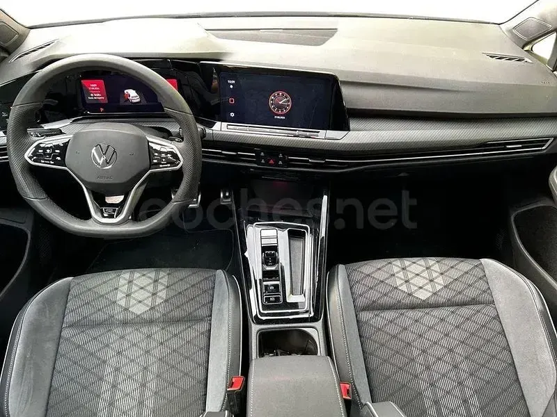 Usado VW Golf VIII R-line 150 CV (110 kW) 2025 Blanco Berlina