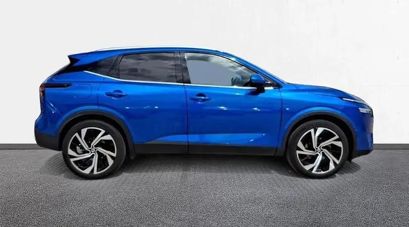 Usado Nissan Qashqai Tekna+ 158 CV (116 kW) 2022 Magnetic blue con techo midnig SUV