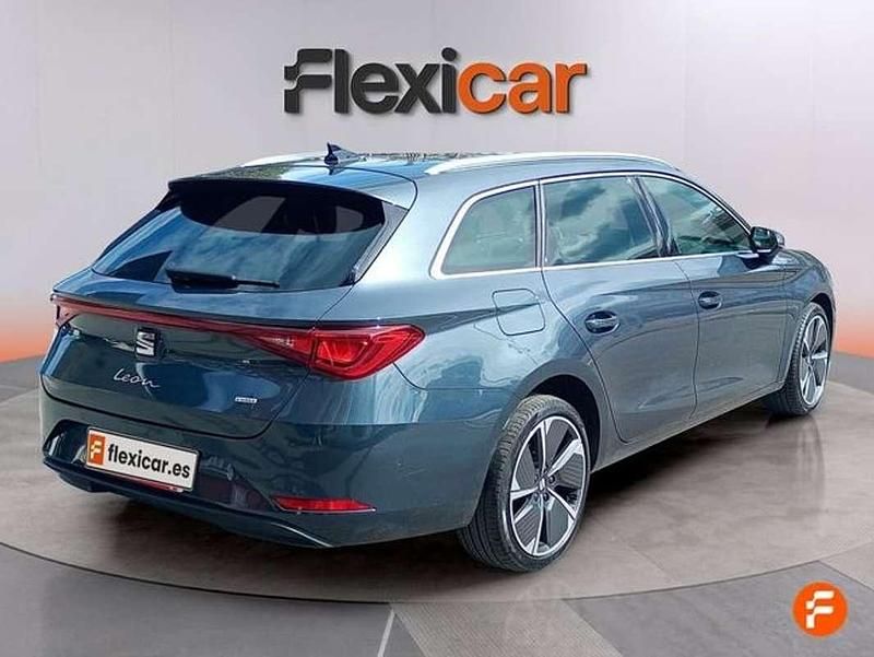 Usado Seat Leon FR 204 CV (150 kW) 2021 Gris Familiar
