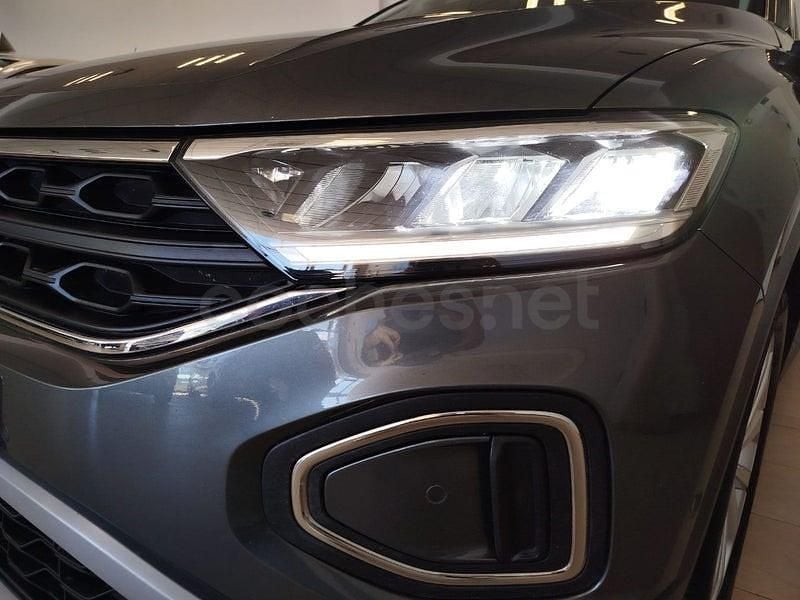 Usado VW T-Roc Life 115 CV (84 kW) 2023 Gris / plata SUV