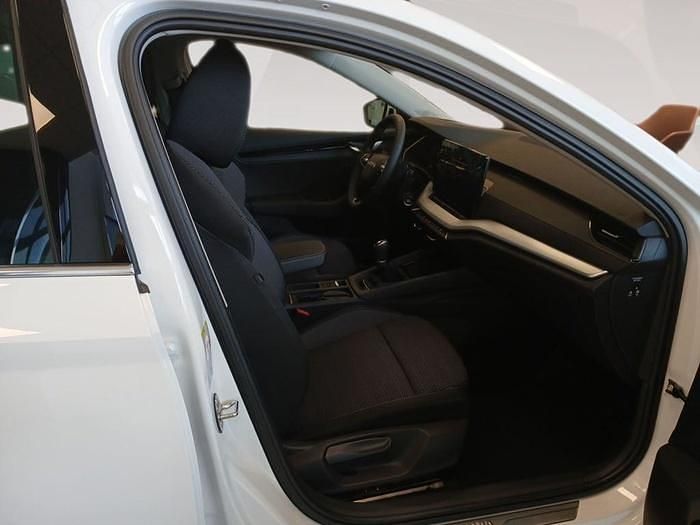 Nuevo Skoda Octavia Selection 116 CV (85 kW) 2025 Blanco Berlina