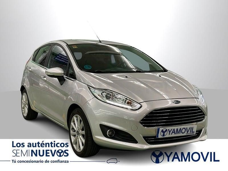 Usado Ford Fiesta Titanium 82 CV (60 kW) 2016 Gris / plata Berlina