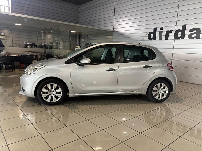 Usado Peugeot 208 Access 68 CV (50 kW) 2015 Gris Utilitario