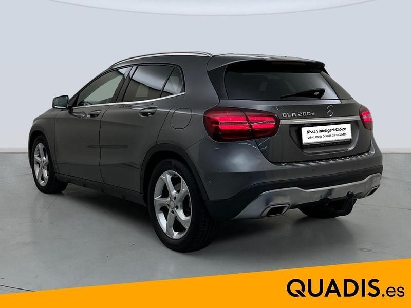 Usado Mercedes GLA200 136 CV (100 kW) 2017 Gris SUV