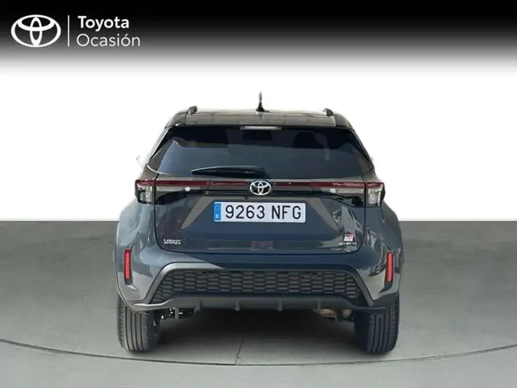 Usado Toyota Yaris Cross Sport 132 CV (97 kW) 2025 Gris SUV