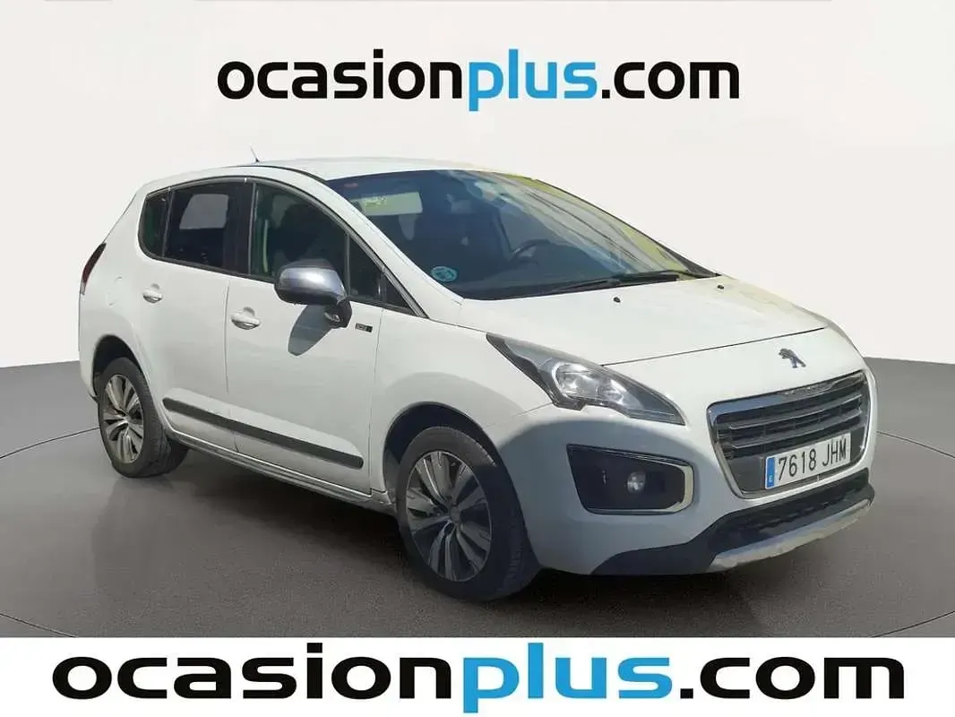 Usado Peugeot 3008 Style 120 CV (88 kW) 2015 Blanco Familiar