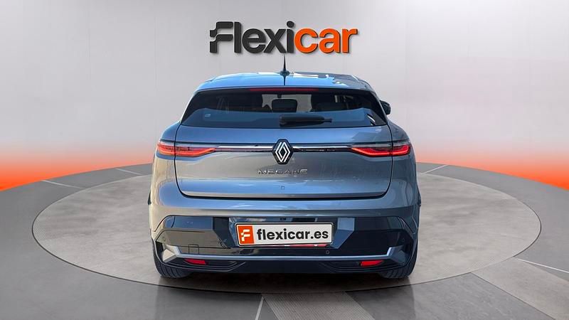 Begagnad Renault Mégane Equilibre 160 HK (117 kW) 2023 Grå Sedan