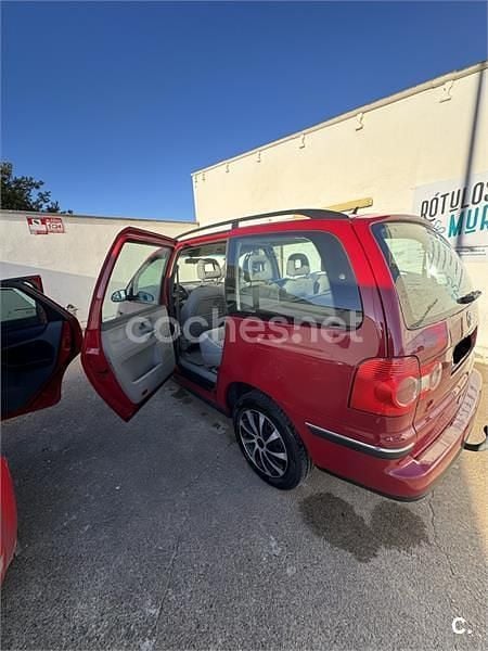 Usado VW Sharan Comfortline 140 CV (102 kW) 2006 Rojo Monovolumen