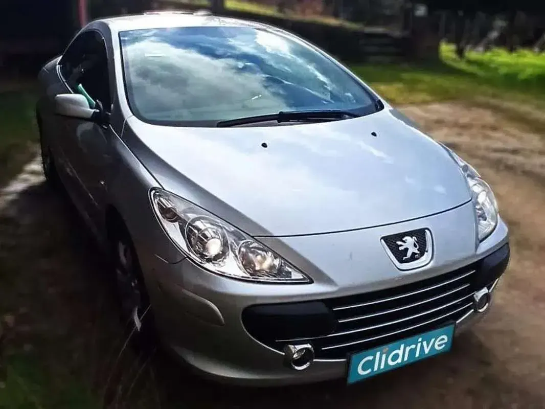 Usado Peugeot 307 CC 136 CV (100 kW) 2008 Gris Descapotable