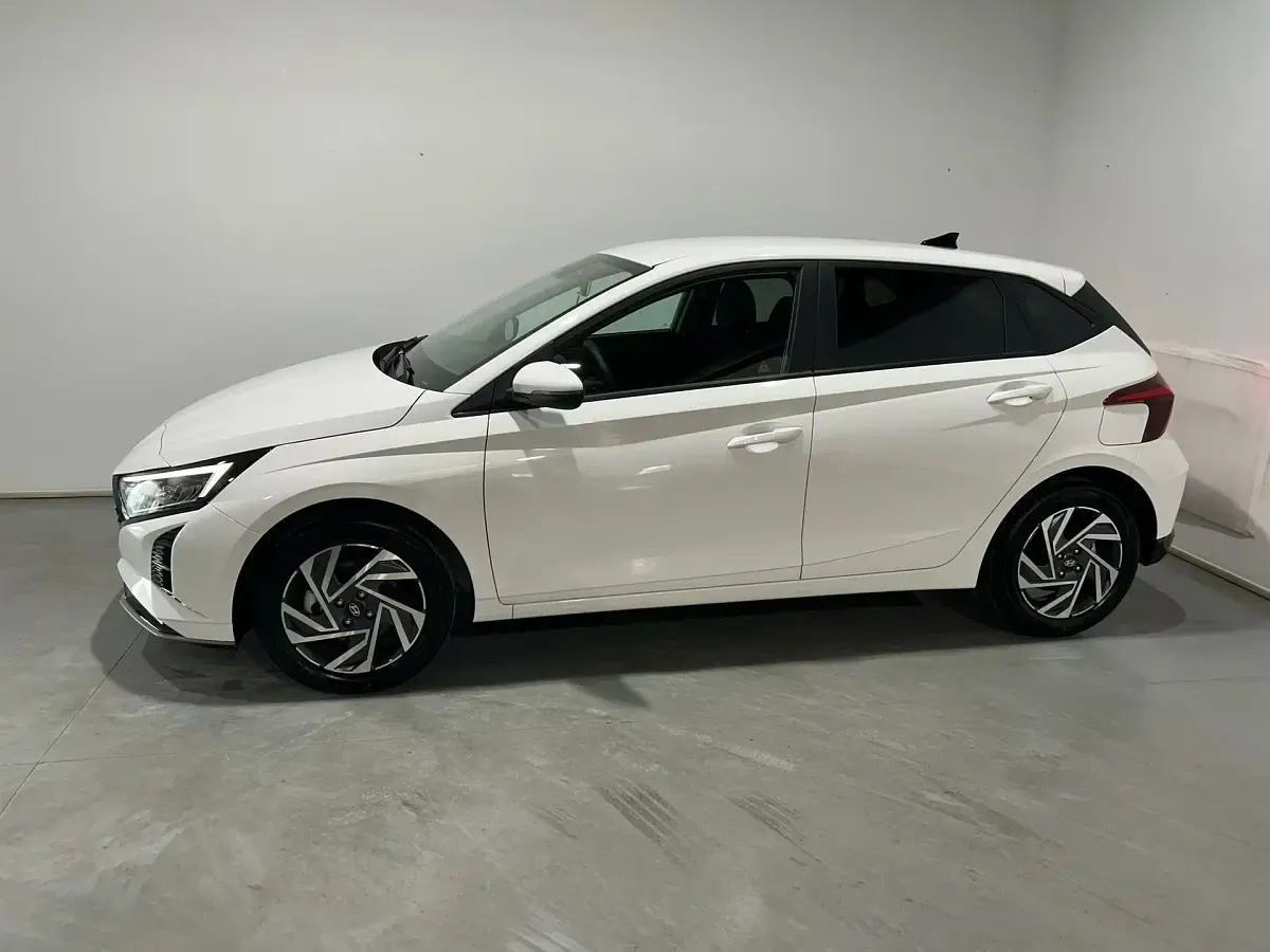 Ny Hyundai i20 101 HK (74 kW) 2025 Hvid Hatchback