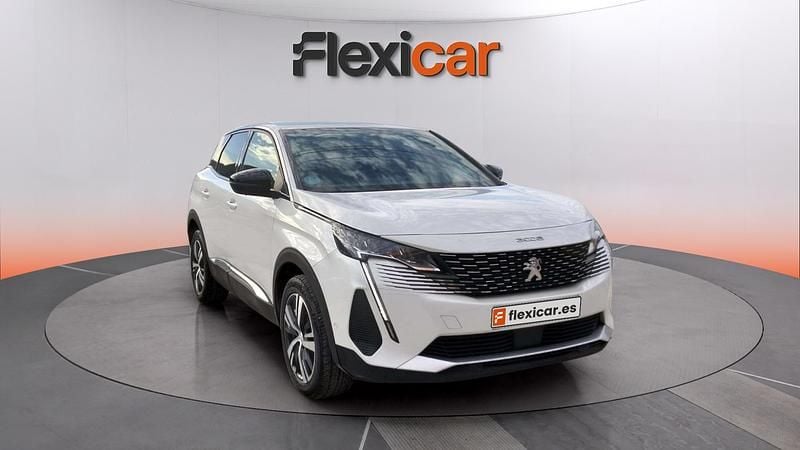 Begagnad Peugeot 3008 Allure 131 HK (96 kW) 2023 Minibuss