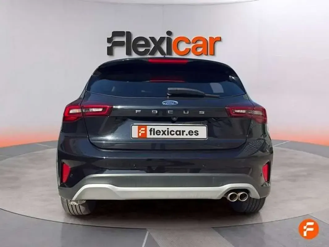 Usado Ford Focus ST-Line 155 CV (114 kW) 2024 Negro Berlina