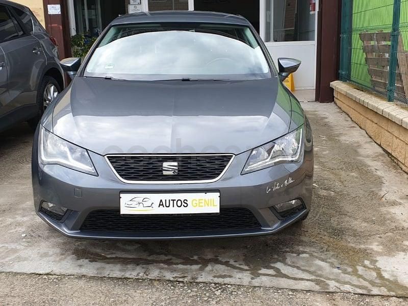 Usado Seat Leon Style 150 CV (110 kW) 2015 Gris / plata Berlina
