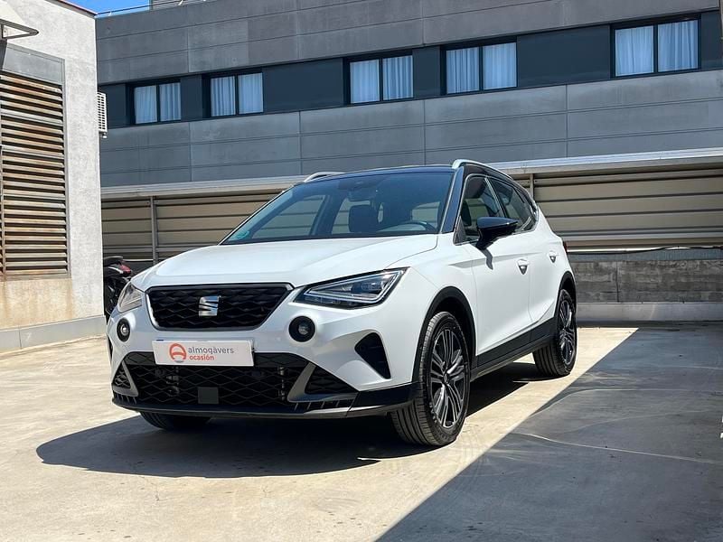 Usado Seat Arona FR 115 CV (84 kW) 2024 Blanco SUV