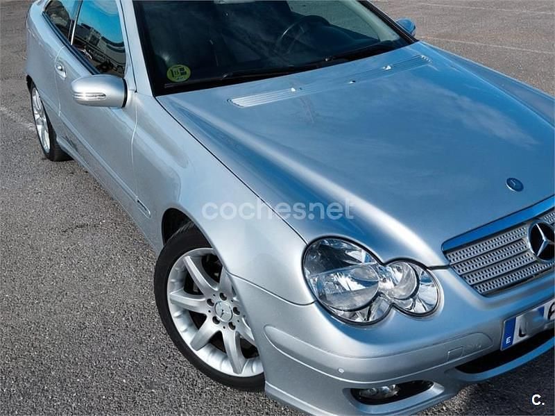 Gris / plata Usado 2005 Mercedes CLK320 Elegance Coupe | 10.900 € (Caro) - Imagen 1/4