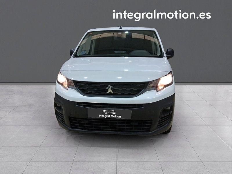 Usado Peugeot Partner Premium 131 CV (96 kW) 2021 Blanco Monovolumen