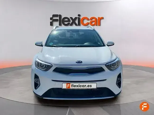 Usado Kia Stonic Plus 100 CV (73 kW) 2021 Blanco SUV