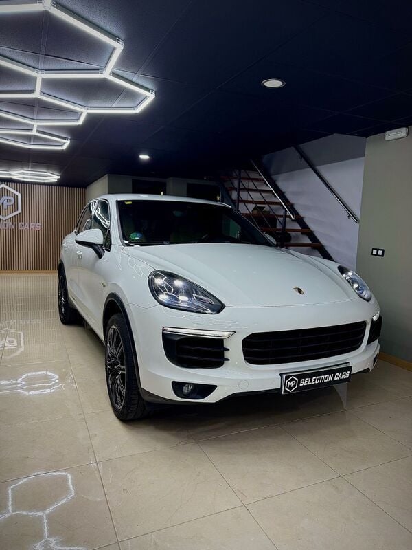 Blanco Usado 2017 Porsche Cayenne S E-Hybrid SUV | 41.990 € (Buen precio) - Imagen 1/4