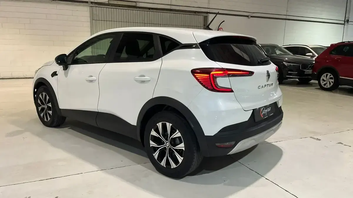 Usado Renault Captur Evolution 90 CV (66 kW) 2023 Blanco SUV