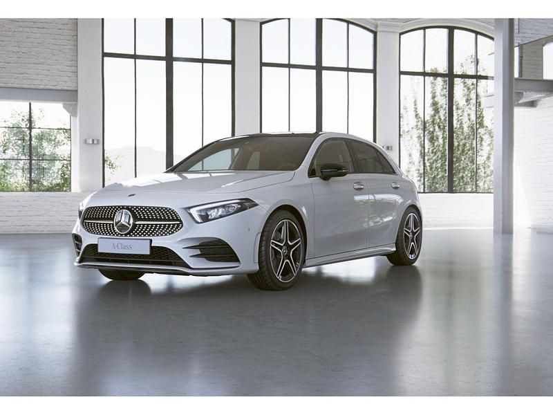 Usado Mercedes A180 AMG line 136 CV (100 kW) 2020 Blanco polar  pintura unicolor Utilitario