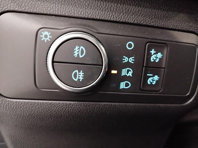 Usado Ford Kuga ST-Line 120 CV (88 kW) 2022 Azul SUV