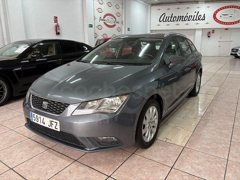 Usado Seat Leon Style 105 CV (77 kW) 2015 Gris / plata Familiar