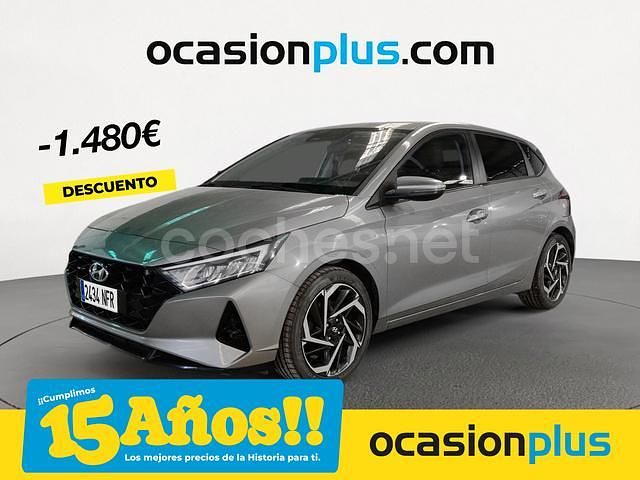 Gris / plata Usado 2021 Hyundai i20 Berlina | 13.990 € (Precio justo) - Imagen 1/4