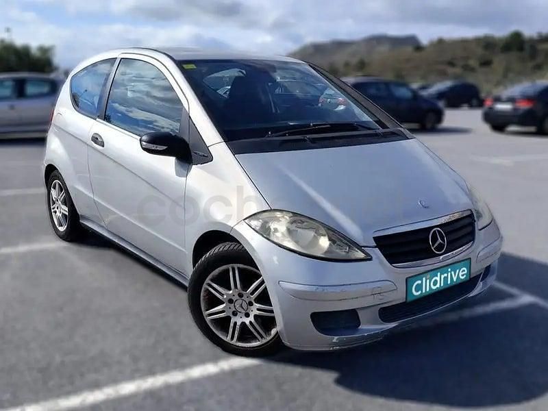 Usado Mercedes A160 82 CV (60 kW) 2005 Gris Utilitario